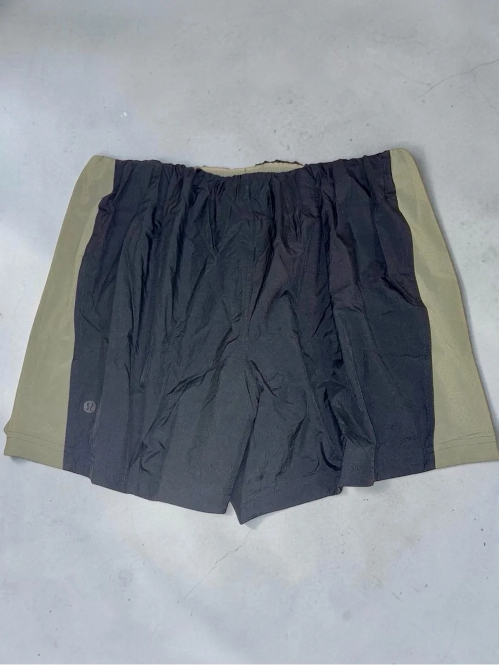 Lululemon Nylon High-Rise Shorts 5” • Retro Remix Set • Black/Army Green • NWT